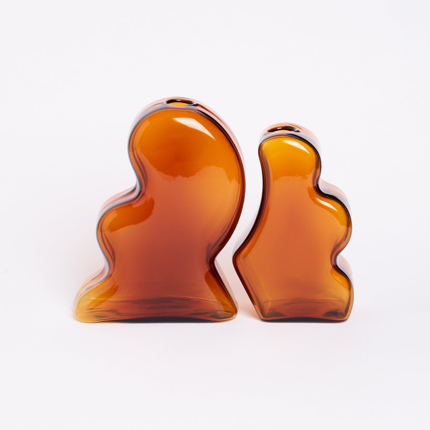 Interlocking vase amber manu nanu